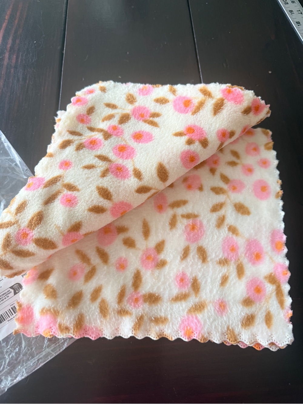 Multifunctional NIP (8) tulip
cleaning/make up
Removal cloths. Luxe feeling. - Picture 3 of 6